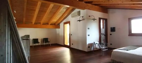 5 bedrooms Villa in Caravaggio, Italy No. 371595 4