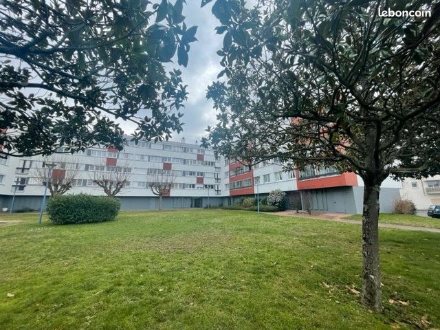 3 غرف نوم شقة في Fleury-les-Aubrais, France رقم 243104