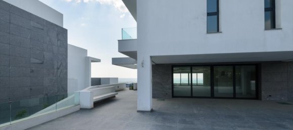 5 bedrooms Villa in Thessaloniki, Greece No. 1236 9