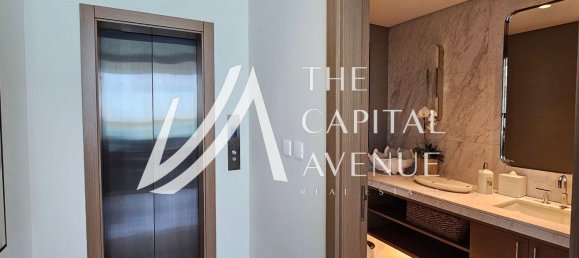 7 bedrooms Villa in Abu Dhabi, UAE No. 112630 8