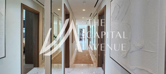 7 bedrooms Villa in Abu Dhabi, UAE No. 112630 10