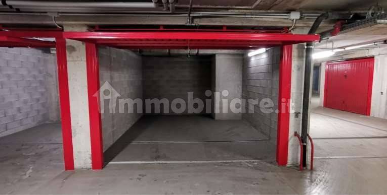 2 rooms Garage in Milan, Italy No. 241030