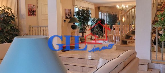 4 bedrooms House in Seine-Port, France No. 171725 11