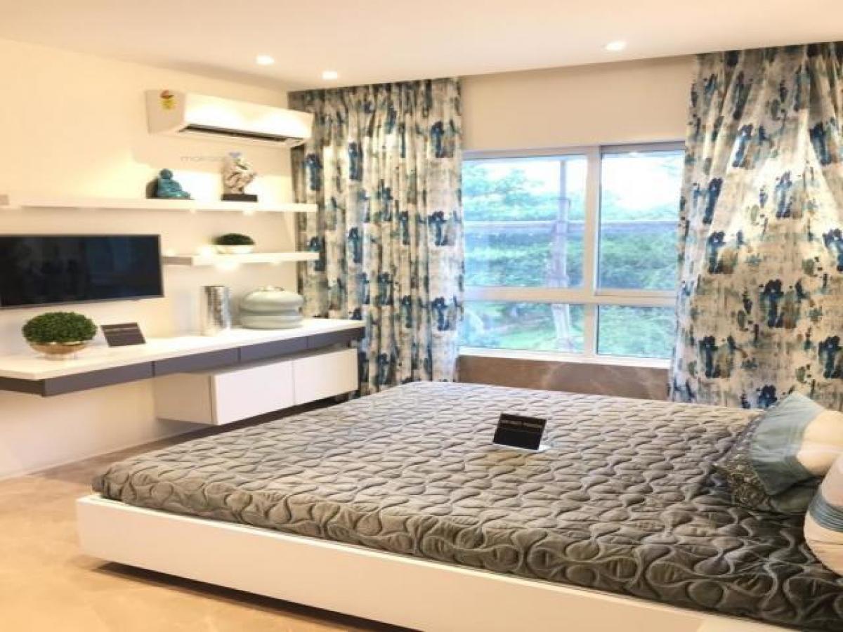 2 bedrooms House in Mumbai, India No. 26122