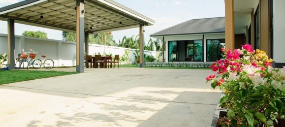 3 bedrooms Cafe / restaurant in Bangkok, Thailand No. 10909 12