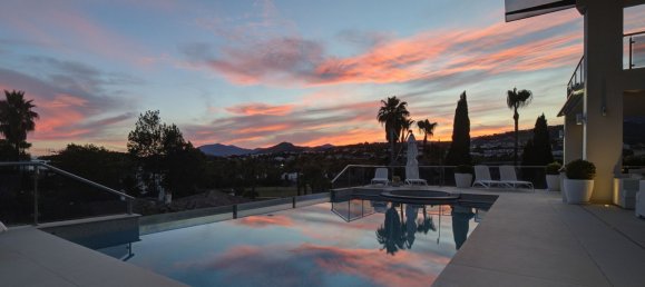 5 bedrooms House in Marbella, Spain No. 84138 6