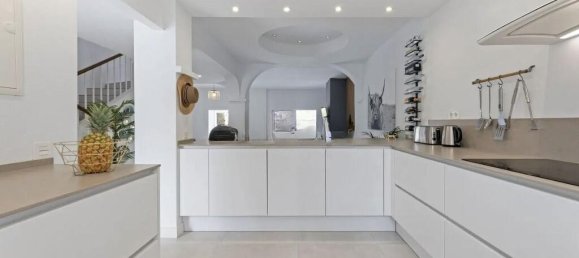 3 bedrooms Townhouse in Marbella, Spain No. 56673 13