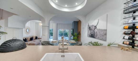 3 bedrooms Townhouse in Marbella, Spain No. 56673 55