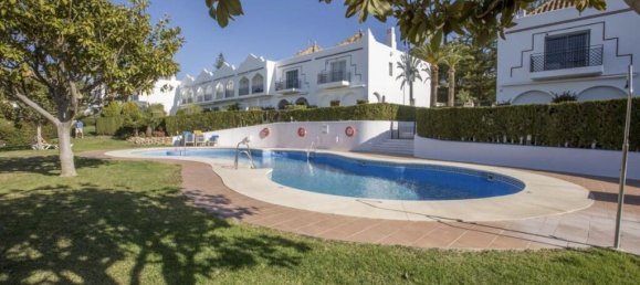 3 bedrooms Townhouse in Marbella, Spain No. 56673 2