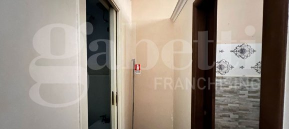 1 room Commercial property in Trani, Italy No. 57542 12