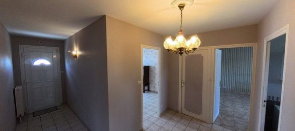 3 bedrooms House in Neuville-de-Poitou, France No. 313908 2