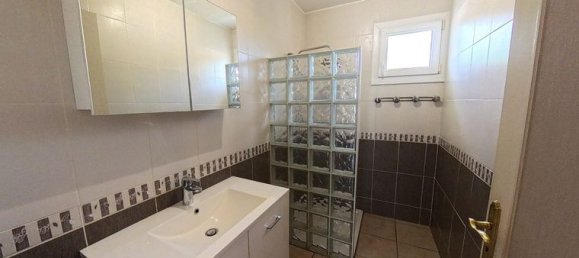 3 bedrooms House in Neuville-de-Poitou, France No. 313908 7