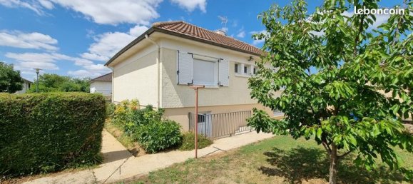 3 bedrooms House in Neuville-de-Poitou, France No. 313908 10