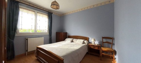 3 bedrooms House in Neuville-de-Poitou, France No. 313908 5