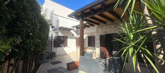 3 bedrooms House in Trani, Italy No. 316814 4