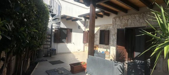 3 bedrooms House in Trani, Italy No. 316814 6
