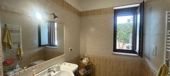 3 bedrooms House in Trani, Italy No. 316814 25