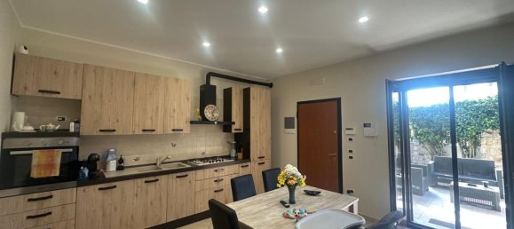 3 bedrooms House in Trani, Italy No. 316814 11