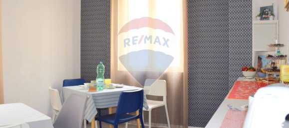 4 bedrooms Apartment in Naples, Italy No. 295481 3