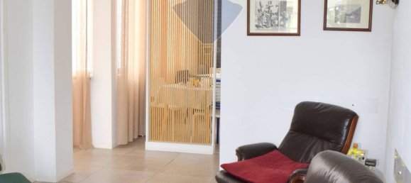 4 bedrooms Apartment in Naples, Italy No. 295481 17