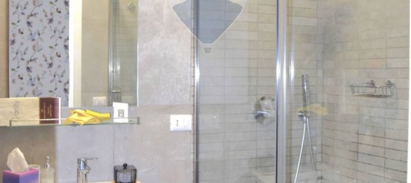 4 bedrooms Apartment in Naples, Italy No. 295481 25