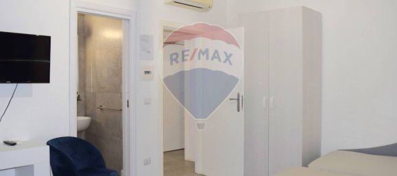 4 bedrooms Apartment in Naples, Italy No. 295481 11