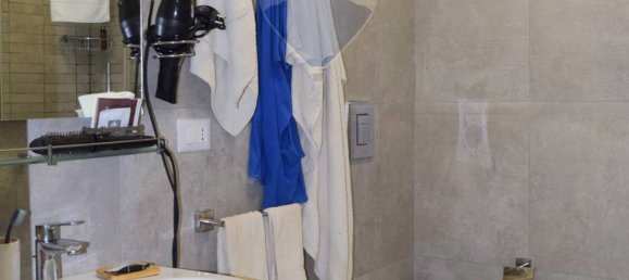 4 bedrooms Apartment in Naples, Italy No. 295481 6