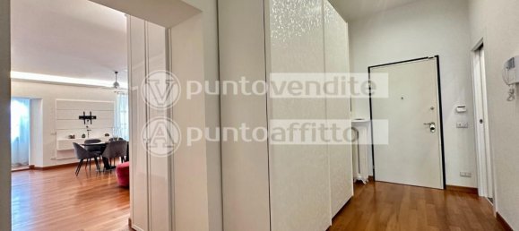 5 rooms Apartment in Lucca, Italy No. 138853 2
