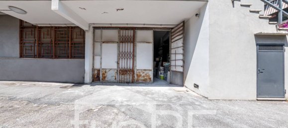 300m² Garage in Rome, Italy No. 285060 4