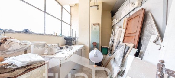 300m² Garage in Rome, Italy No. 285060 9