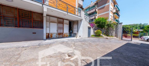 300m² Garage in Rome, Italy No. 285060 5