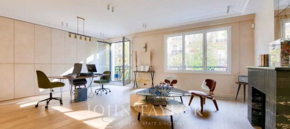 2 bedrooms Apartment in Paris, France No. 128899 2