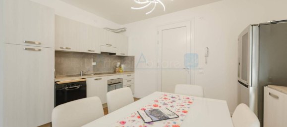 3 bedrooms Villa in Jesolo, Italy No. 305526 4