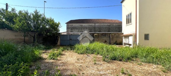 5 bedrooms House in San Giacomo delle Segnate, Italy No. 305662 11