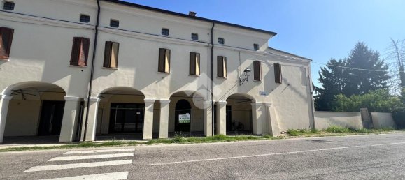 5 bedrooms House in San Giacomo delle Segnate, Italy No. 305662 8