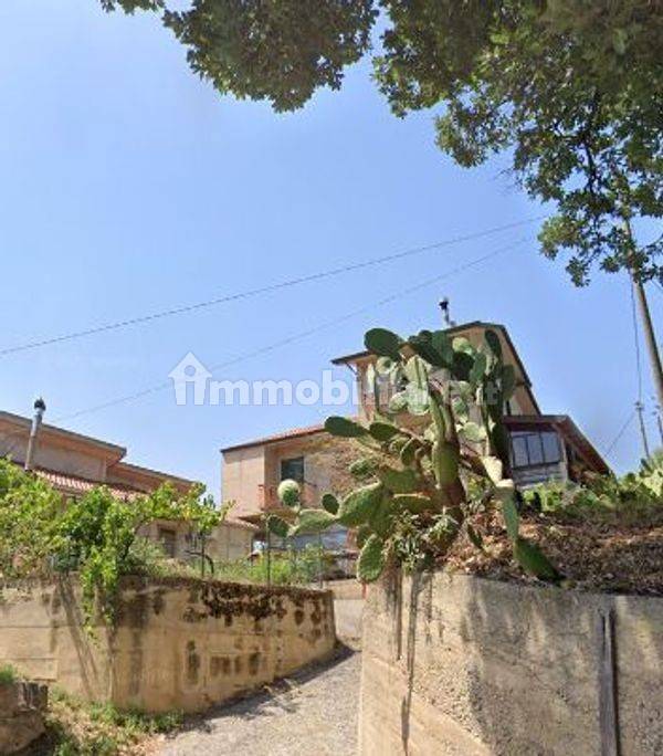 Casa de 3 dormitorios en Sant'Angelo di Brolo, Italy No. 310723