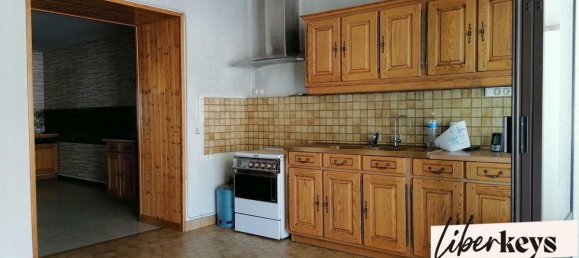 Casa de 3 dormitorios en Senozan, France No. 203242 4