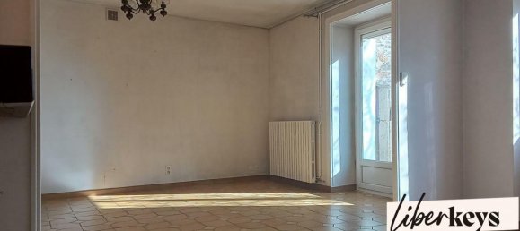 Casa de 3 dormitorios en Senozan, France No. 203242 8