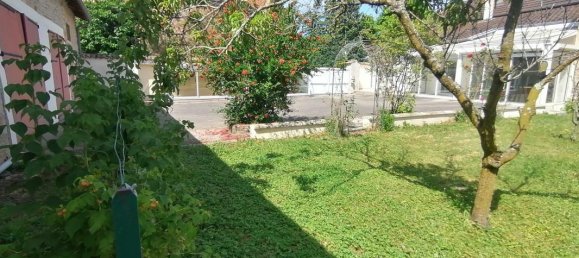 Casa de 3 dormitorios en Senozan, France No. 203242 11