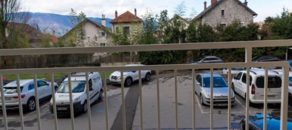 2 bedrooms Apartment in Chambery, France No. 202366 2