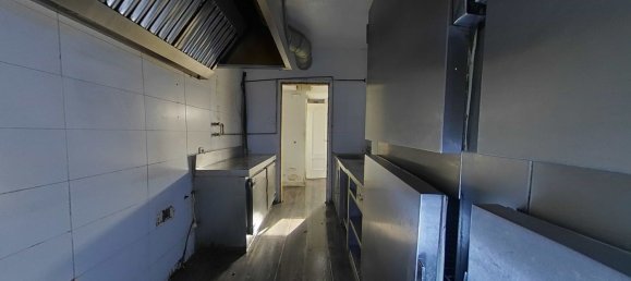 78m² Commercial property in Madrid, Spain No. 74515 15