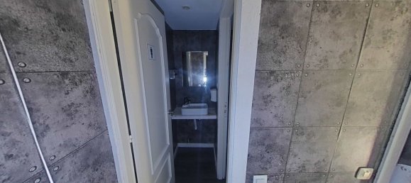 78m² Commercial property in Madrid, Spain No. 74515 10