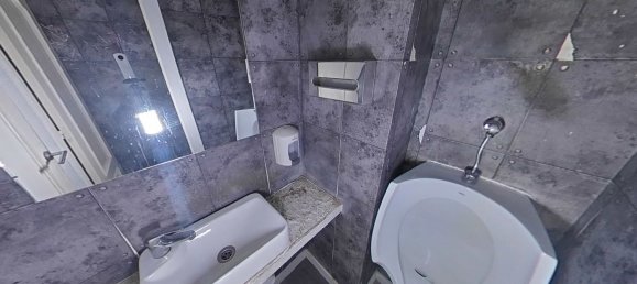 78m² Commercial property in Madrid, Spain No. 74515 21