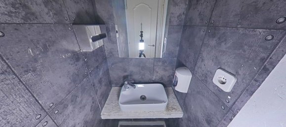 78m² Commercial property in Madrid, Spain No. 74515 22