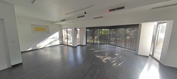78m² Commercial property in Madrid, Spain No. 74515 2