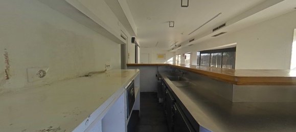 78m² Commercial property in Madrid, Spain No. 74515 19