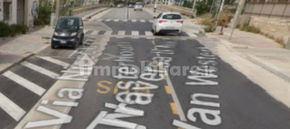 1-Zimmer Gewerbliche Immobilie in Bari, Italy, Nr. 303738 8