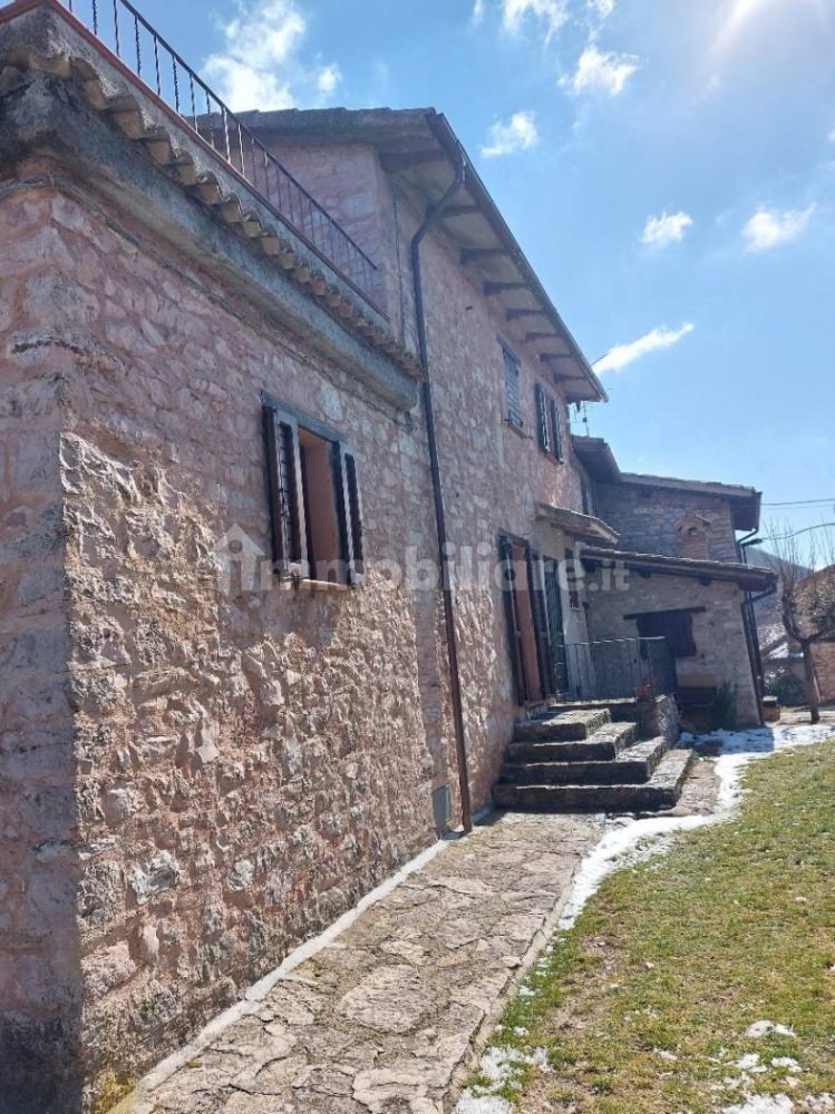 4 غرف نوم منزل في Spoleto, Italy رقم 126537