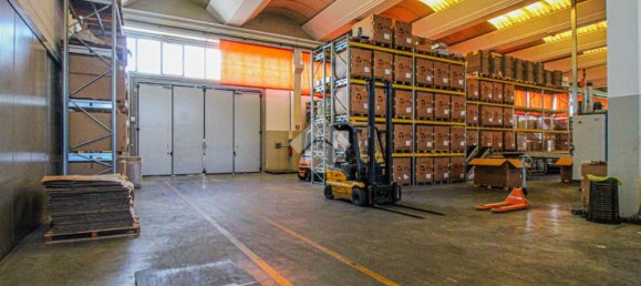 1 room Warehouse in Capriolo, Italy No. 257657 3