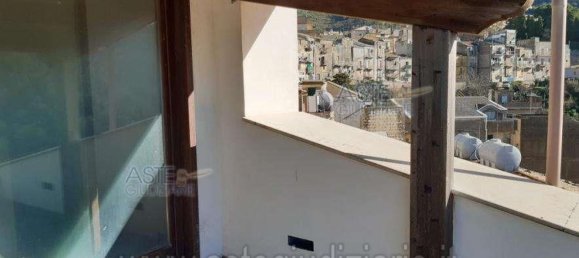 Apartamento de 4 habitaciónes en Chiaramonte Gulfi, Italy No. 195175 12